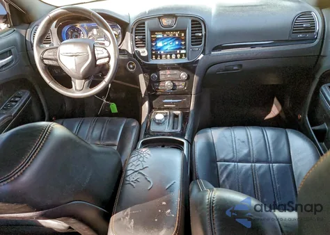 2016 Chrysler 300 S z USA, uszkodzony, nr VIN 2C3CCABG3GH310884